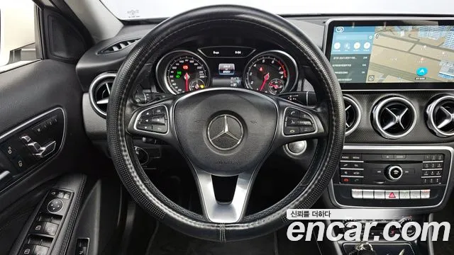 Mercedes-Benz GLA-Class 2018 — фото 12