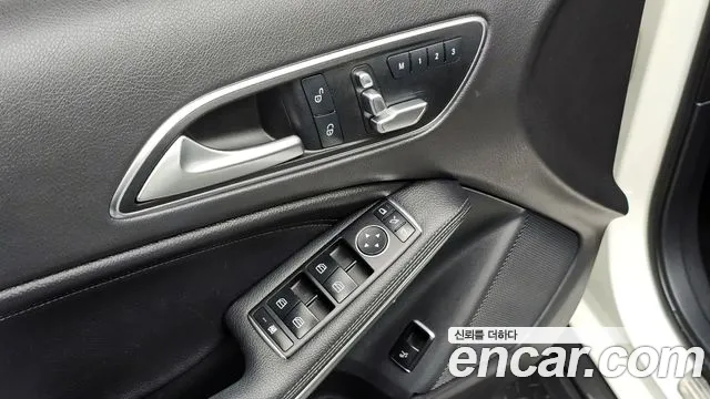 Mercedes-Benz GLA-Class 2018 — фото 18
