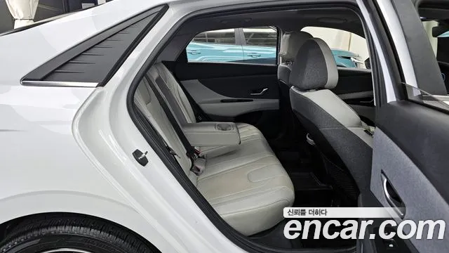 Hyundai AVANTE 2022 — фото 18