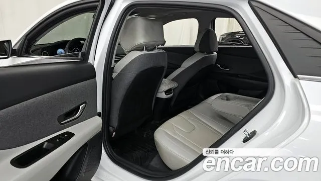 Hyundai AVANTE 2022 — фото 16