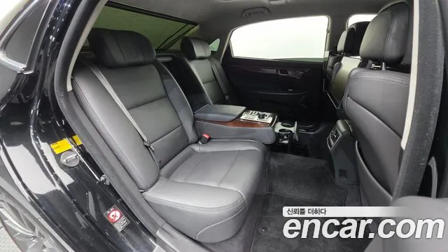 Hyundai Equus 2014 — фото 19