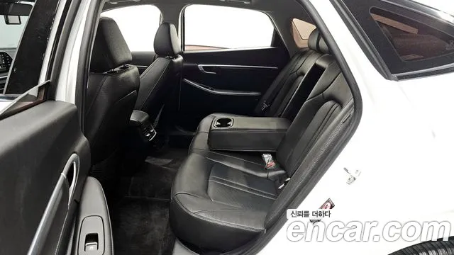 Hyundai Sonata 2020 — фото 16