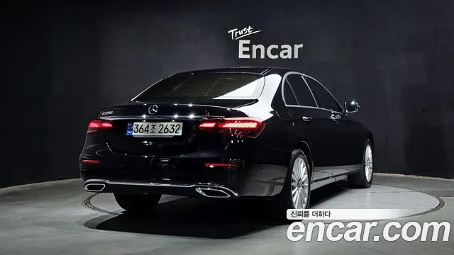 Mercedes-Benz E-Class 2022 — фото 2