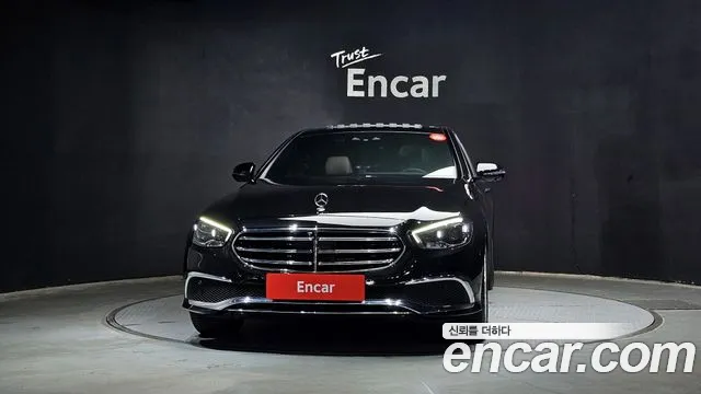 Mercedes-Benz E-Class 2022 — фото 3