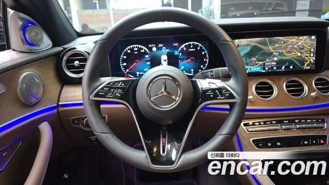 Mercedes-Benz E-Class 2022 — фото 19