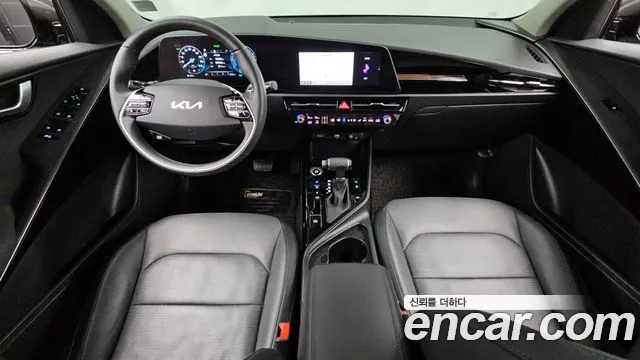 Kia Niro 2023 — фото 10