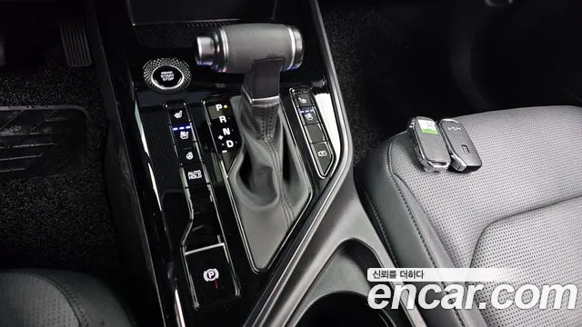 Kia Niro 2023 — фото 12