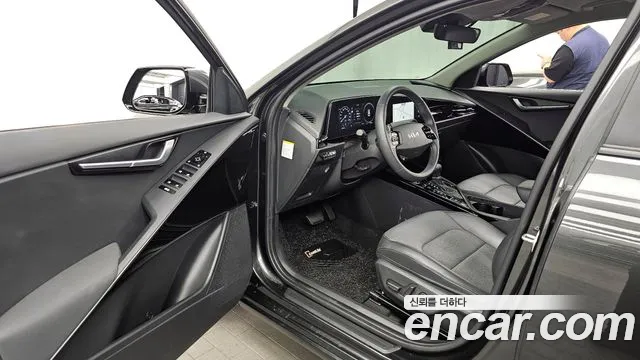 Kia Niro 2023 — фото 13