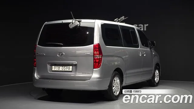 Hyundai Starex 2018 — фото 2