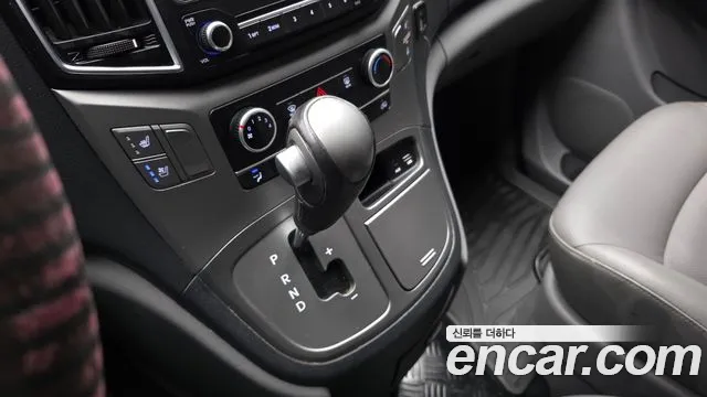 Hyundai Starex 2018 — фото 9