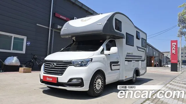 Hyundai Starex 2021 — фото 1