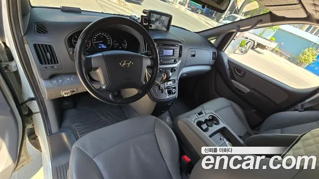 Hyundai Starex 2021 — фото 7