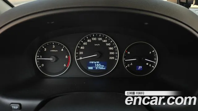 Hyundai Starex 2021 — фото 8