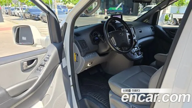 Hyundai Starex 2021 — фото 10