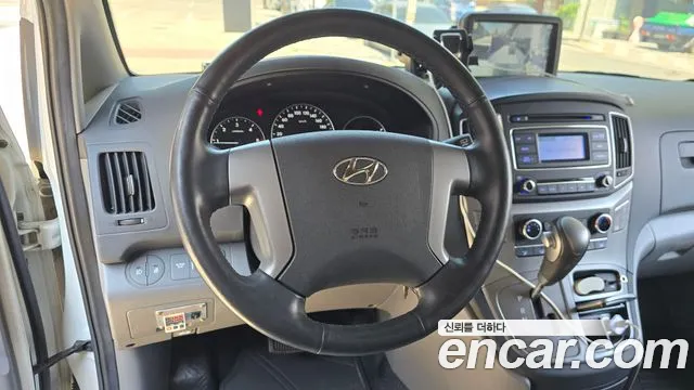 Hyundai Starex 2021 — фото 12