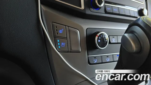Hyundai Starex 2021 — фото 17