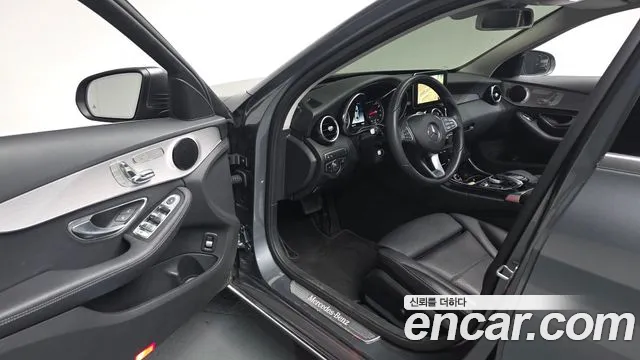 Mercedes-Benz C-Class 2018 — фото 13