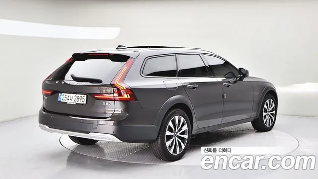 Volvo V90 2024 — фото 4