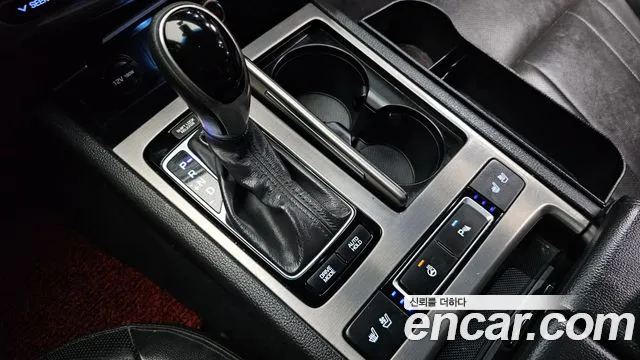 Hyundai Genesis 2016 — фото 9