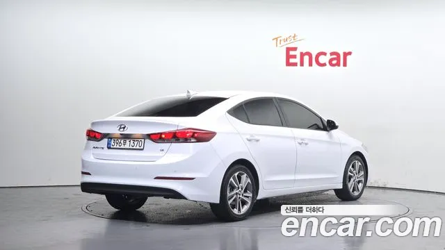 Hyundai AVANTE 2018 — фото 2