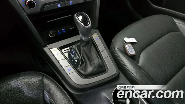 Hyundai AVANTE 2018 — фото 9
