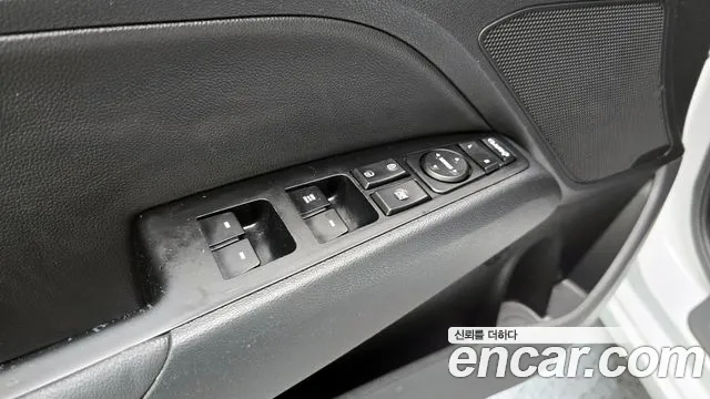 Hyundai AVANTE 2018 — фото 14