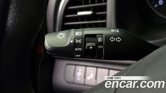 Hyundai AVANTE 2018 — фото 16