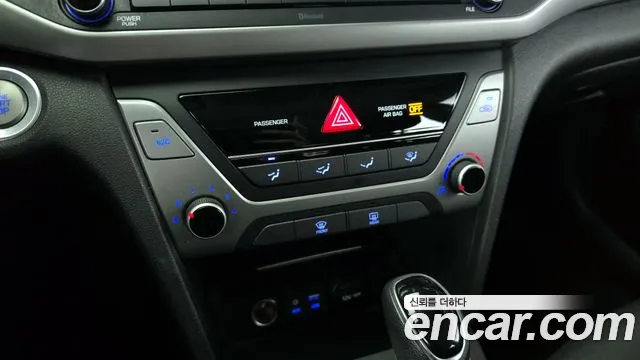 Hyundai AVANTE 2018 — фото 18