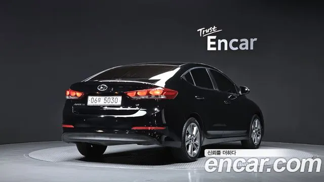 Hyundai AVANTE 2018 — фото 2