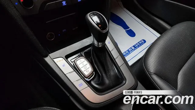 Hyundai AVANTE 2018 — фото 12