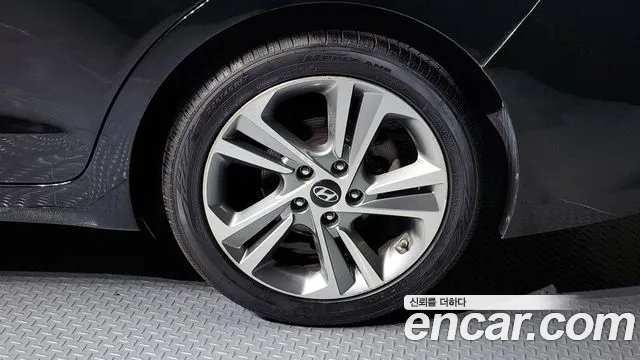 Hyundai AVANTE 2018 — фото 7