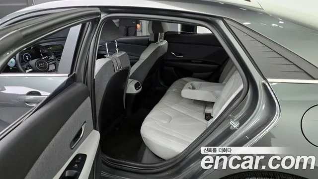 Hyundai AVANTE 2023 — фото 11