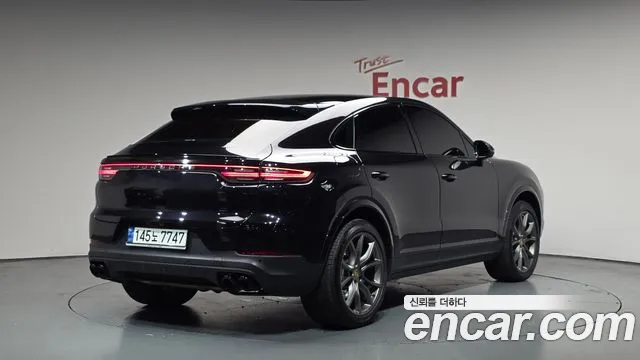 Porsche Cayenne 2021 — фото 1