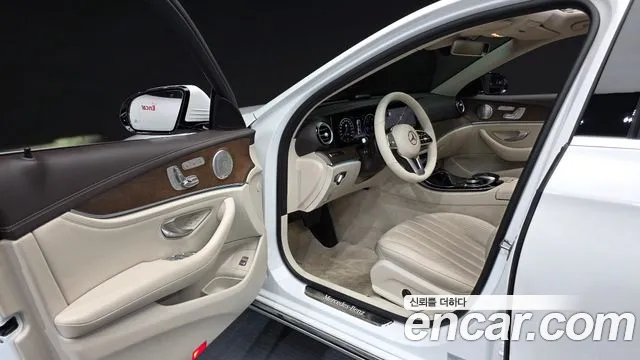 Mercedes-Benz E-Class 2020 — фото 10