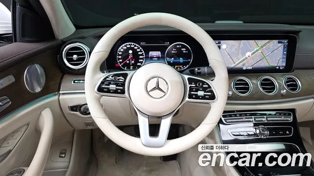 Mercedes-Benz E-Class 2020 — фото 12