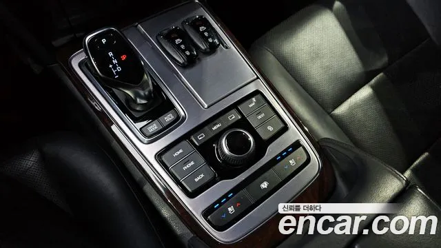 Hyundai Equus 2013 — фото 12