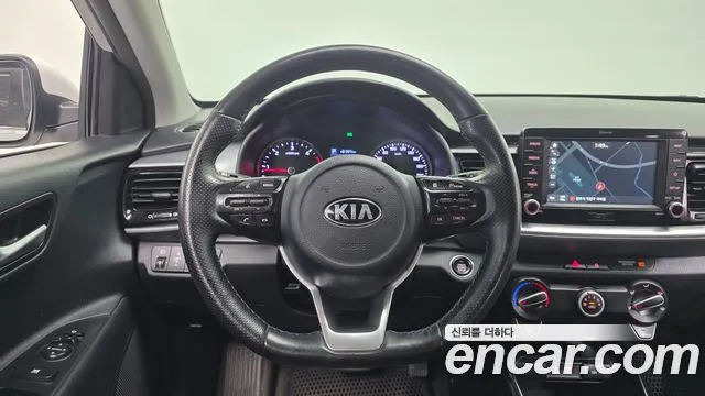 Kia Stonic 2018 — фото 14
