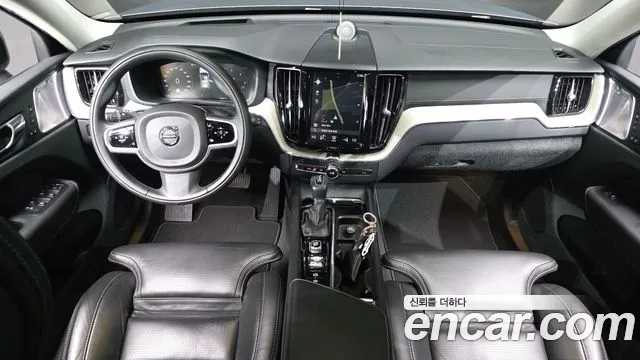 Volvo XC60 2019 — фото 10