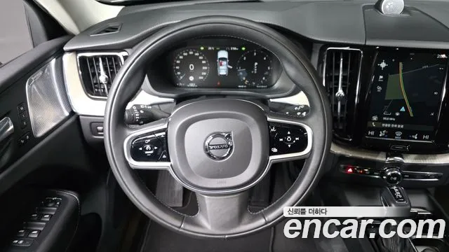 Volvo XC60 2019 — фото 20