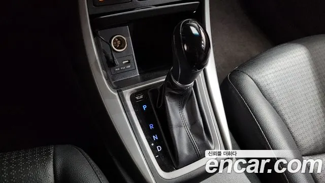 Hyundai AVANTE 2015 — фото 9