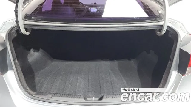 Hyundai AVANTE 2015 — фото 16