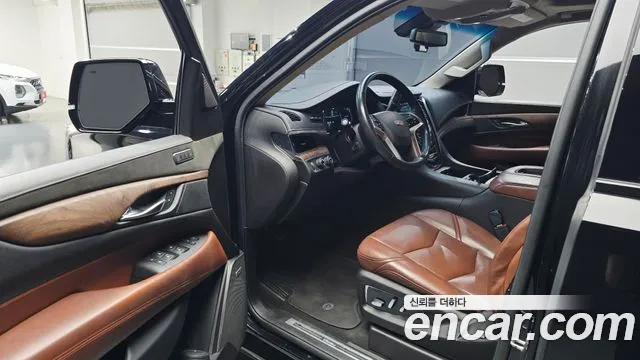 Cadillac Escalade 2019 — фото 13