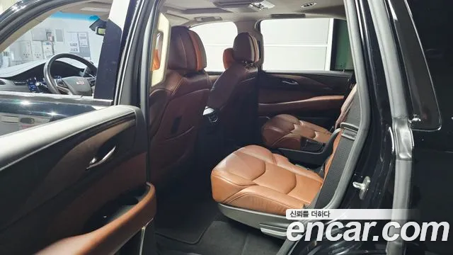 Cadillac Escalade 2019 — фото 17
