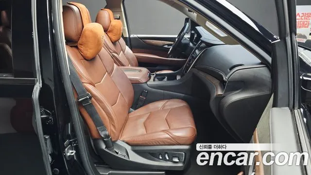 Cadillac Escalade 2019 — фото 18