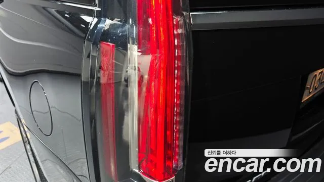 Cadillac Escalade 2019 — фото 9