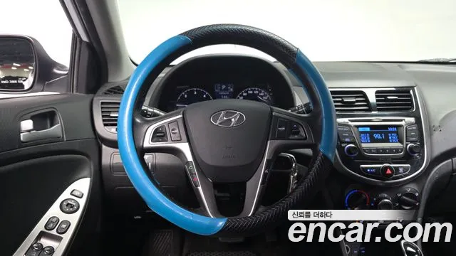 Hyundai Accent 2017 — фото 20