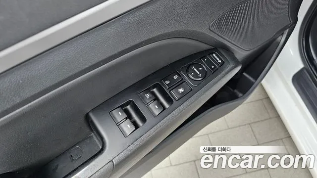 Hyundai AVANTE 2016 — фото 20