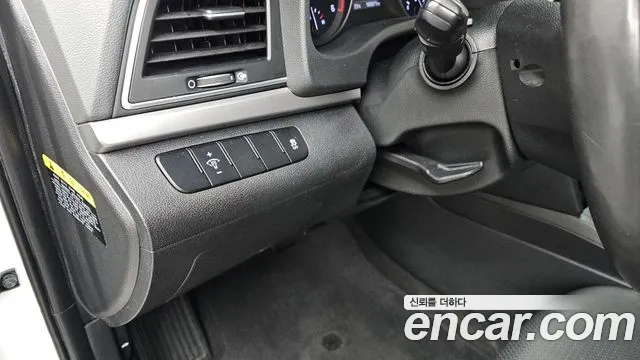 Hyundai AVANTE 2016 — фото 16