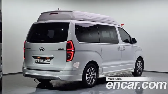 Hyundai Starex 2019 — фото 2