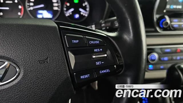 Hyundai Starex 2019 — фото 16